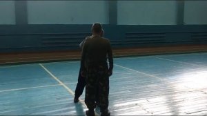 защита от удара ножом сверху