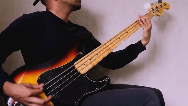 Feel Good Inc - Gorillaz (bass cover) смотреть онлайн