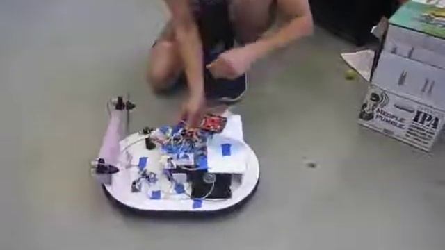 ME218C HoverBot SpinTest смотреть онлайн