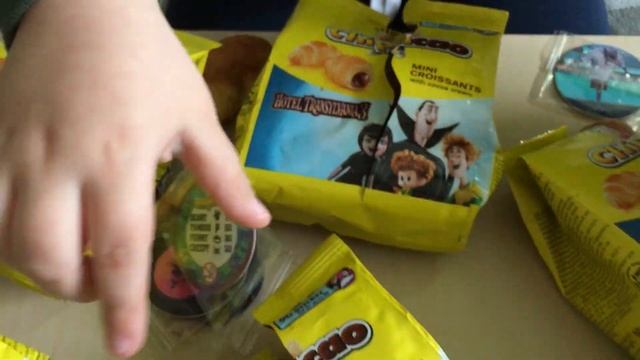 Круассаны ЧИПИКАО Фишки МОНСТРЫ НА КАНИКУЛАХ 3 смотреть онлайн