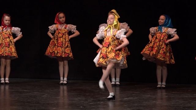 "Русский сувенир", Ансамбль "Подснежник". "Russian souvenir", Ensemble "Snowdrop" смотреть онлайн