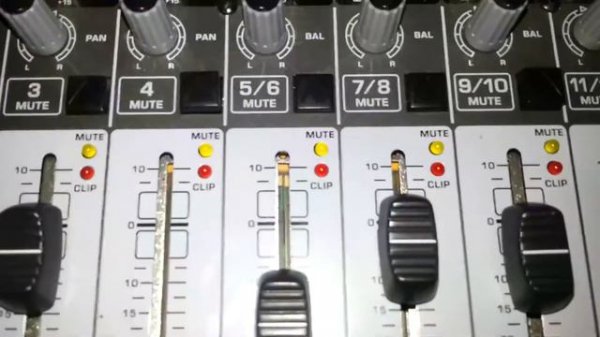 Behringer Xenyx X1222 USB/Video Check/HD