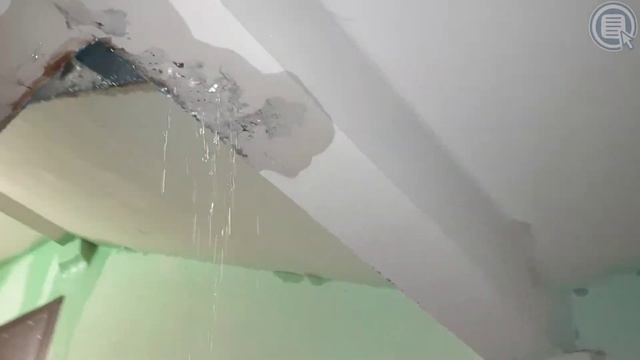Дождевая вода затопила пять этажей в Сясьстрое смотреть онлайн