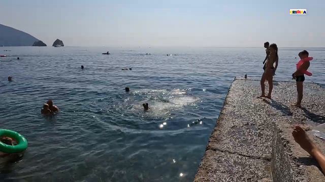 #Крым Гурзуф ~ Отдых в Крыму ~ Море,пляж сегодня #Gurzuf ~ Rest in Crimea ~ Sea, beach today. 4К смотреть онлайн