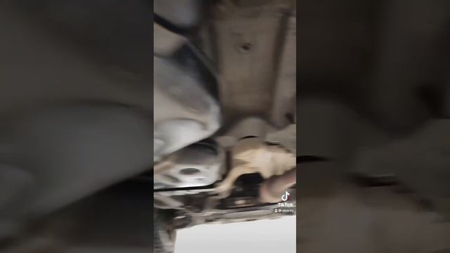 5 летний Geely Atlas на подъемнике смотреть онлайн