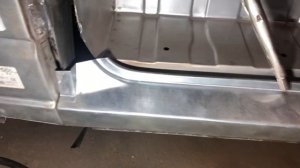 VW T4 А К ЧЕМУ ТУТ ПРИВАРИВАТЬ???Замена передней подножки и порога пассажирской двери!