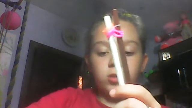 Мастер класс плетём  из резинок перо!