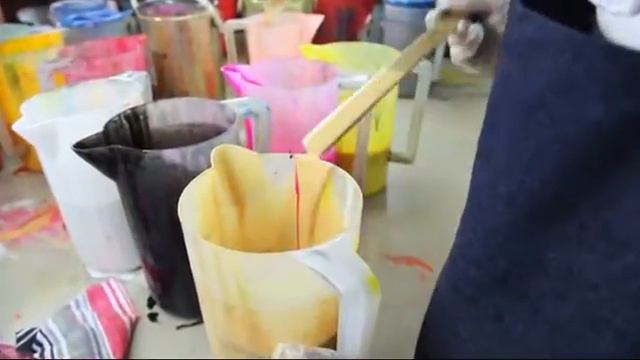 История про принцессу Ани или производство JIBBITZ от CROCS смотреть онлайн