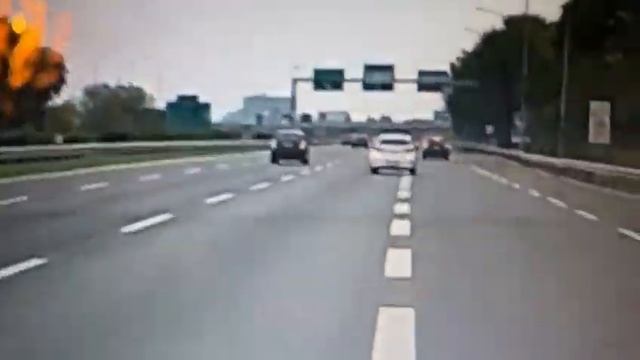 San donato milanese immagini dell'aereo che precipita indiretta смотреть онлайн