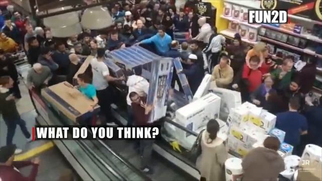Black Friday Brawls: Nothing gets between customers and a deal! смотреть онлайн