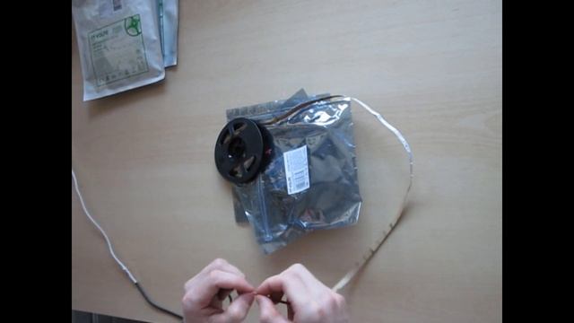 Гибкая светодиодная лента на самоклеящейся основе смотреть онлайн