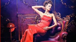 Надену яркое платье. И мир пойду украшать я.