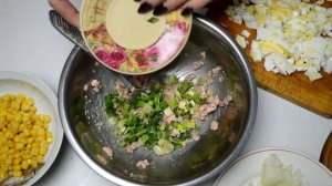 Салат с печенью трески