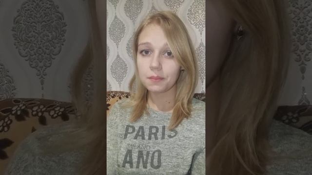 Анастасия В. читает стих Ф.Тютчева "Она сидела на полу..." смотреть онлайн