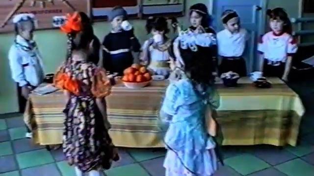 Спектакль «Муха-цокотуха» смотреть онлайн