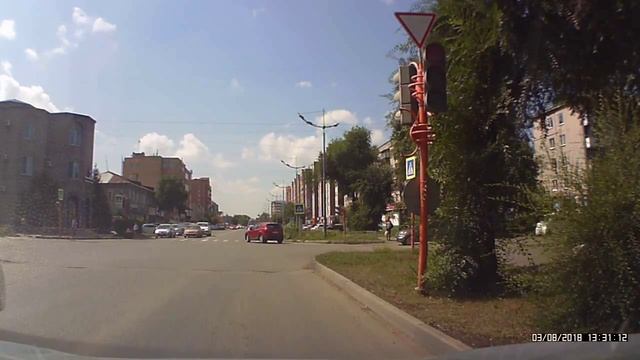 В Абакане Прадо крадется на красный смотреть онлайн