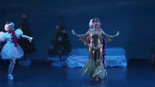 Новогодний музыкальный интерактивный спектакль / Comédie musicale interactive 18/12/2022 смотреть онлайн