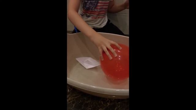 Эксперименты с Атмосферным давлением и статическим электричеством. смотреть онлайн