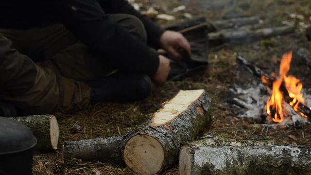 6 days solo bushcraft - canvas lavvu, bow drill, spoon carving, Finnish axe.mp4 смотреть онлайн