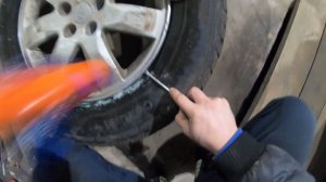 Спускает колесо по корту что делать есть решение fary aos жидкое мыло.