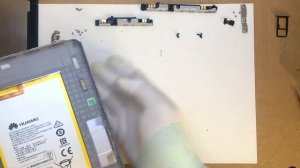 Как разобрать и как собрать планшет Huawei MediaPad T3 (AGS-L09)