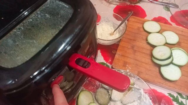 Как пожарить Цукини | рецепт приготовления цукини на сковороде и фритюрнице в чем отличие от кабачк смотреть онлайн