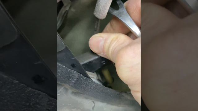 Демонтаж кронштейна ручки двери задней левой на BMW X5 e53 #bmw #bmwx5 #e531系 #x5 смотреть онлайн