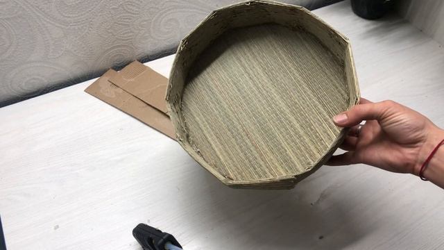 Порванный пляжный коврик не выкинула, а пустила в дело. Теперь это не мусор, а полезная вещь смотреть онлайн
