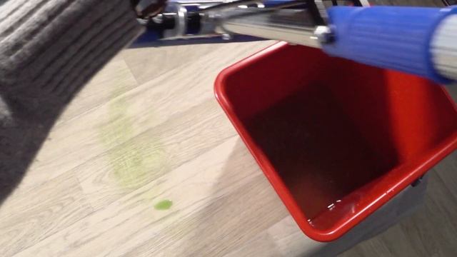 Швабра с отжимом - КАК ВЫБРАТЬ. Тесты, испытания. Баттл. смотреть онлайн