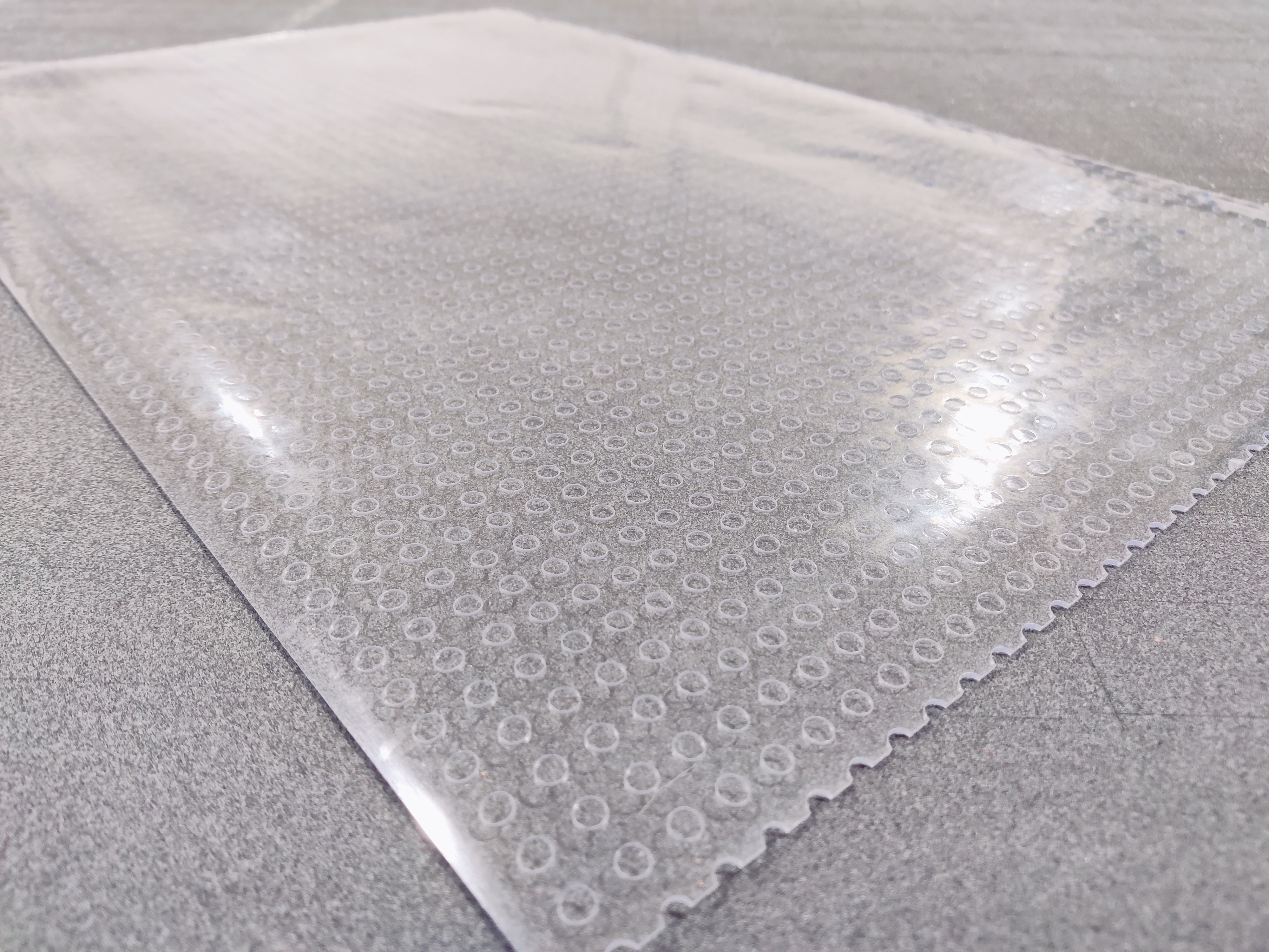 Резка жидкого (гибкого) стекла на плоттере смотреть онлайн