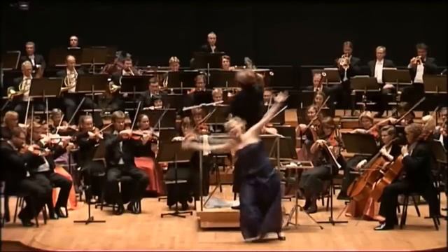 FUNNY CONCERT MOMENTS! смотреть онлайн