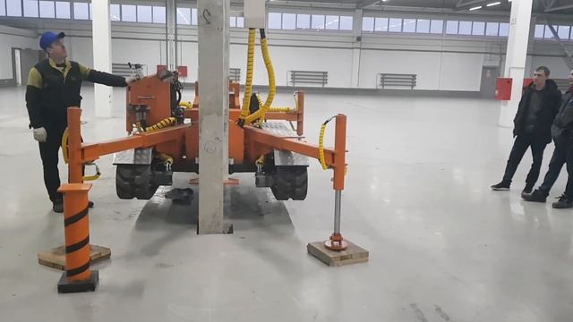 Сваебойная установка забивает составную сваю 13.5м смотреть онлайн