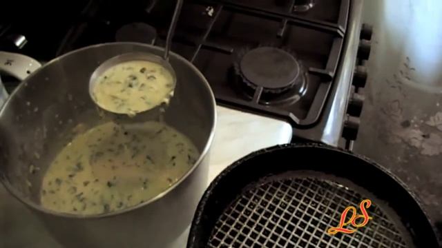 Как вкусно приготовить блинчики с твердым сыром. смотреть онлайн