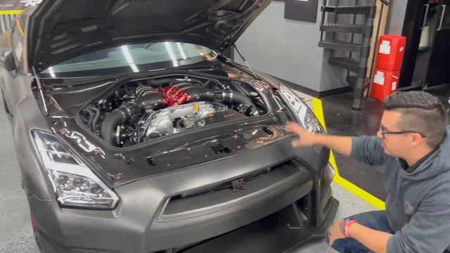 INSANE Full Carbon Body Nissan GTR!! смотреть онлайн