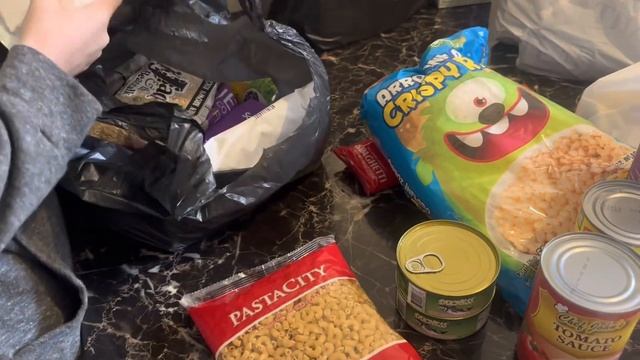 Food Bank в Нью-Йорке. Бесплатная еда в США #2 смотреть онлайн
