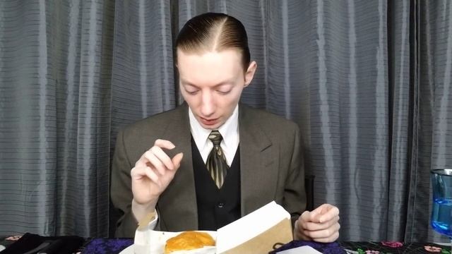 Shake Shack's Korean Style Fried Chicken Sandwich Review! смотреть онлайн