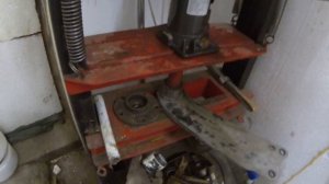 Фольксваген Пассат СС Замена сайлентблоков задних продольных рычагов