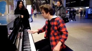 Виртуозная игра на пианино | Реакция людей