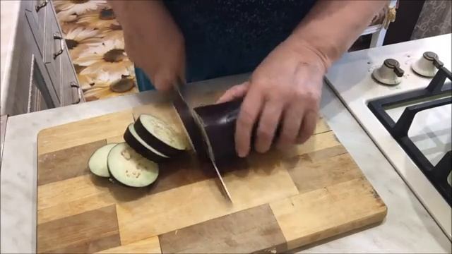 Баклажаны в кляре с сыром. смотреть онлайн