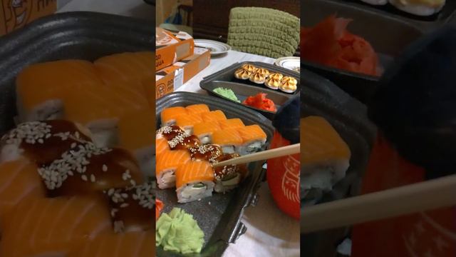 Ипполит ест рлллы🍱 смотреть онлайн