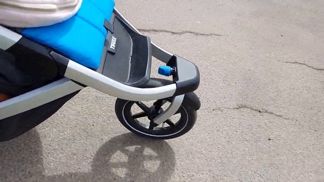 thule urban glide 2, front wheel wobble смотреть онлайн