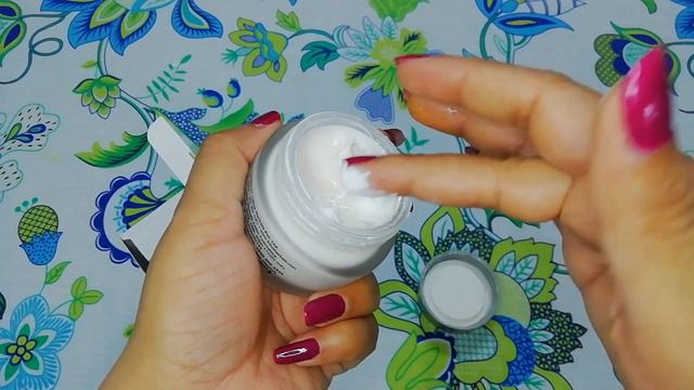Lotus Herbals Whiteglow Deep Moisturising Cream Review/With Spf 20 || смотреть онлайн