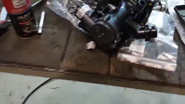 Audi Q3 - замена термостата вместе с помпой смотреть онлайн