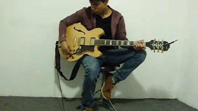 Guitarra eléctrica ES 335 Epiphone / Oscar Elescano / Guitarra.space смотреть онлайн