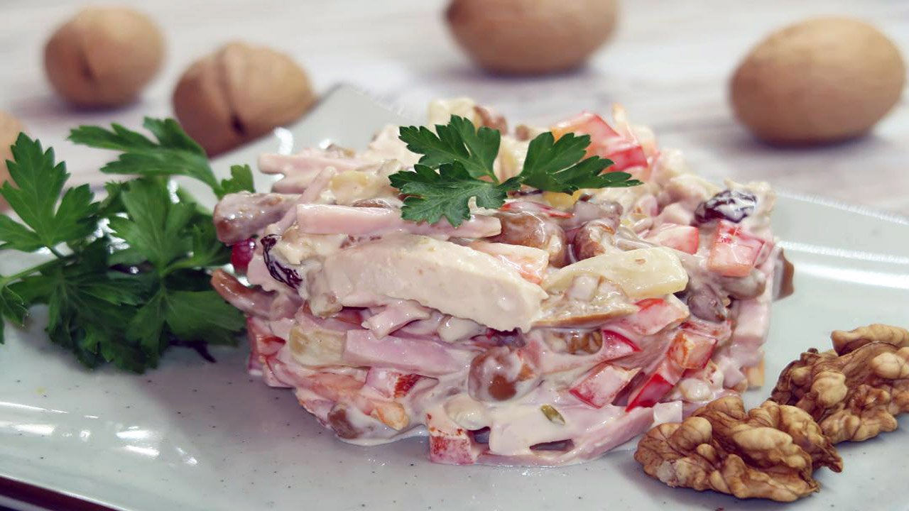Салат Пикантный Оригинальная вариация на тему «салат с курицей и ананасами» смотреть онлайн