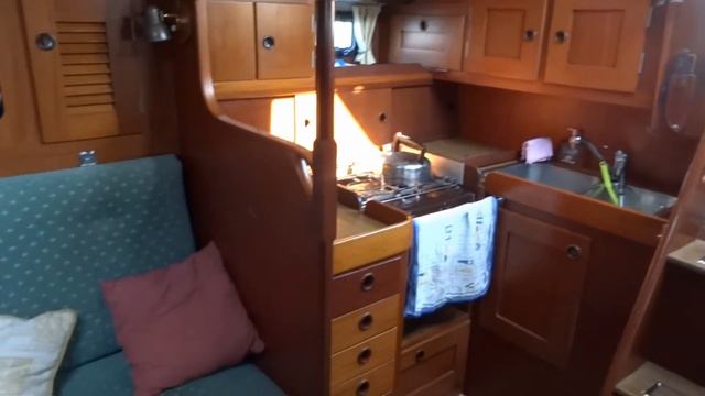 Hallberg Rassy 352 For Sale - Williams & Smithells Ltd