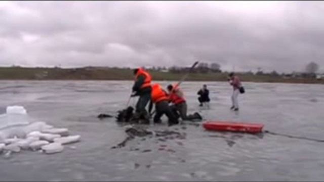 Спасение утопающих на льду (Город Глубокое - 2012) смотреть онлайн