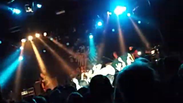 Die Toten Hosen Bochum - Campino Stage Dive :D смотреть онлайн