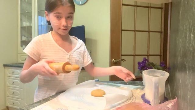 Готовим медовик(◕‿◕✿) Все￼ пошло не по плану?￼ смотреть онлайн