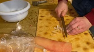 Закуска к пиву из свиной шкурки